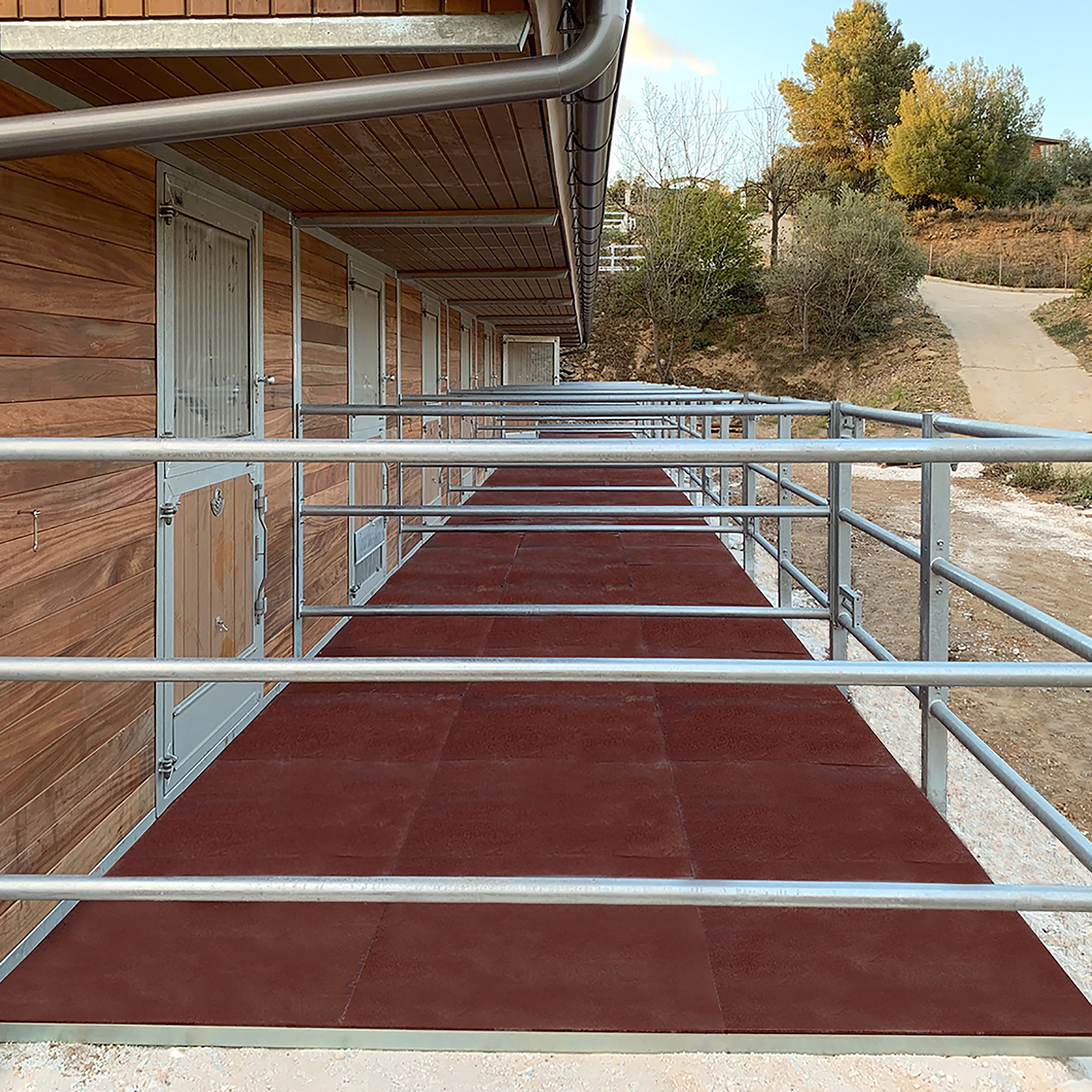rubber stall mat flooring for horse boxes outdoors