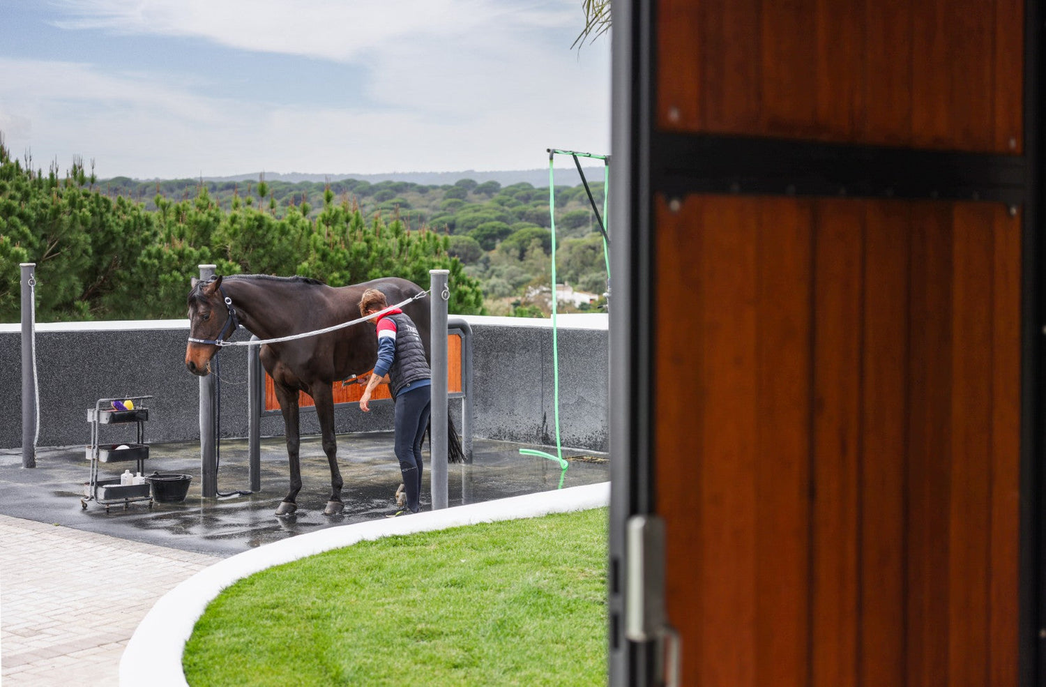 What is the Best Rubber Flooring for Stables and Wash Bays?